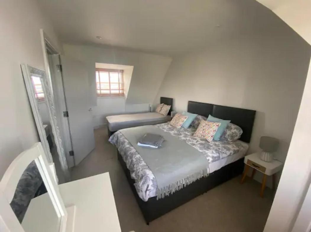 Brighton, 2 Bedroom *